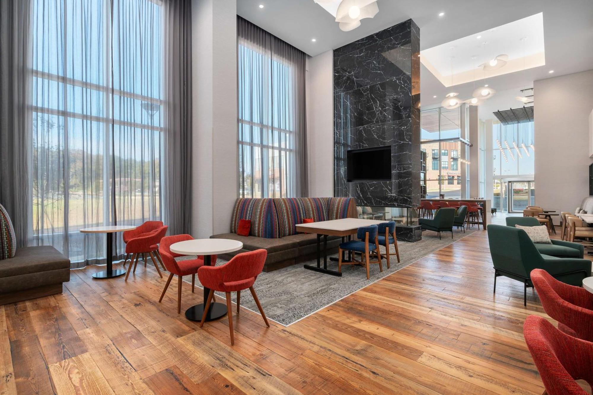 Hampton Inn & Suites By Hilton Pittsboro エクステリア 写真