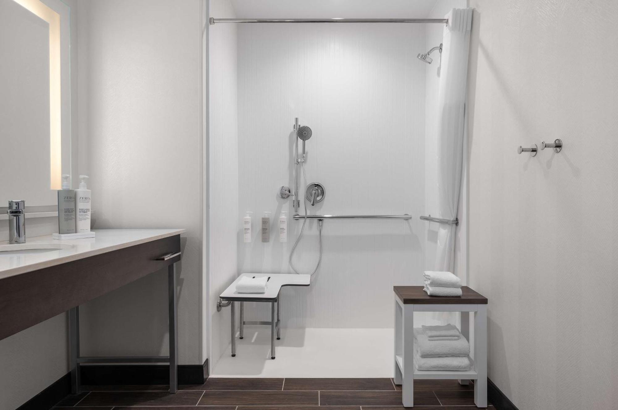 Hampton Inn & Suites By Hilton Pittsboro エクステリア 写真