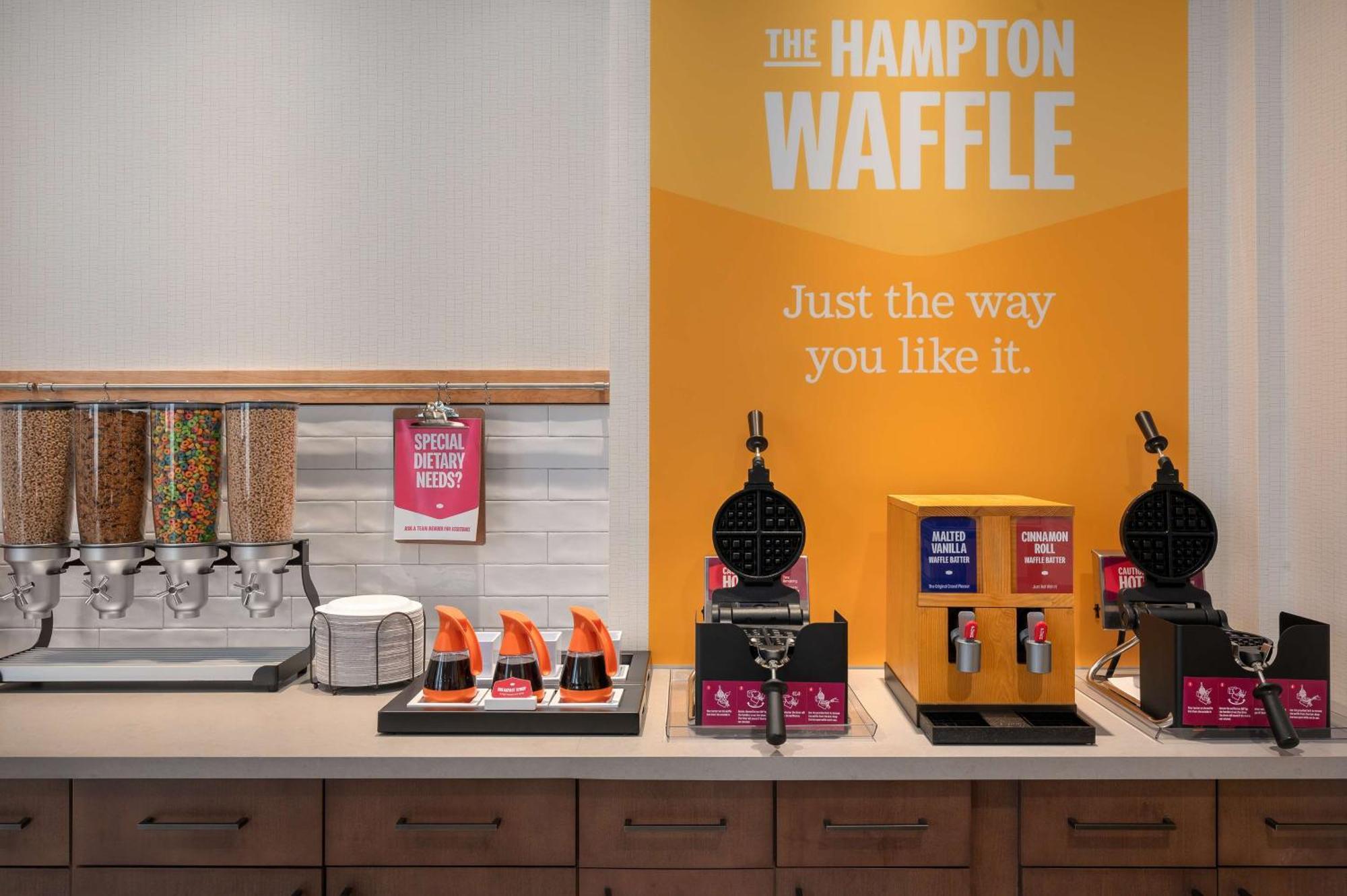 Hampton Inn & Suites By Hilton Pittsboro エクステリア 写真